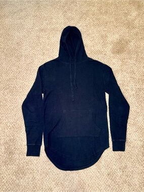 Shouthouse Tilly’s Black Waffle Knit Lightweight Hoodie Men's Small High Low Hem
